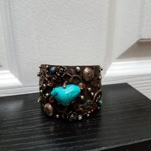 Bracelet with turquoise stone